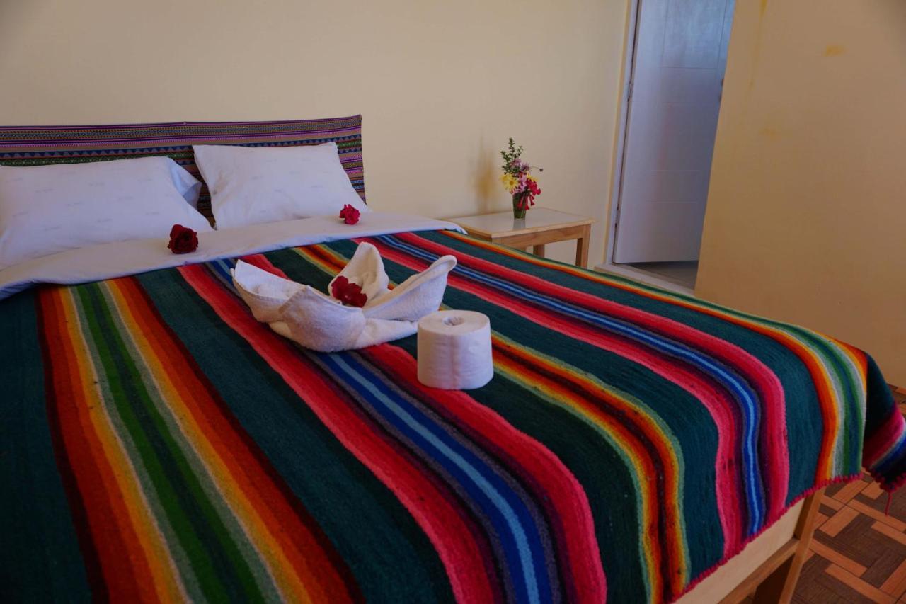 Tikawasi Homestay Comunidad Pueblo Isla Amantani Jose Luis Ocosuyo Kültér fotó
