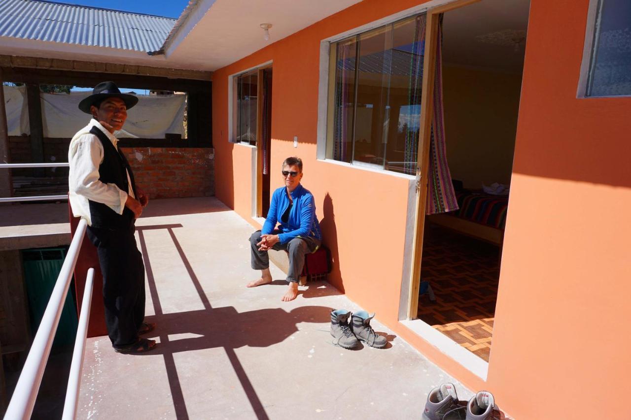 Tikawasi Homestay Comunidad Pueblo Isla Amantani Jose Luis Ocosuyo Kültér fotó