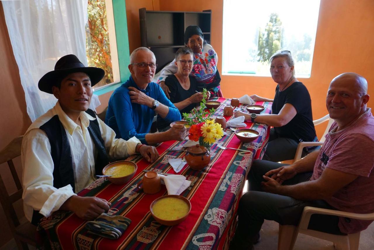 Tikawasi Homestay Comunidad Pueblo Isla Amantani Jose Luis Ocosuyo Kültér fotó