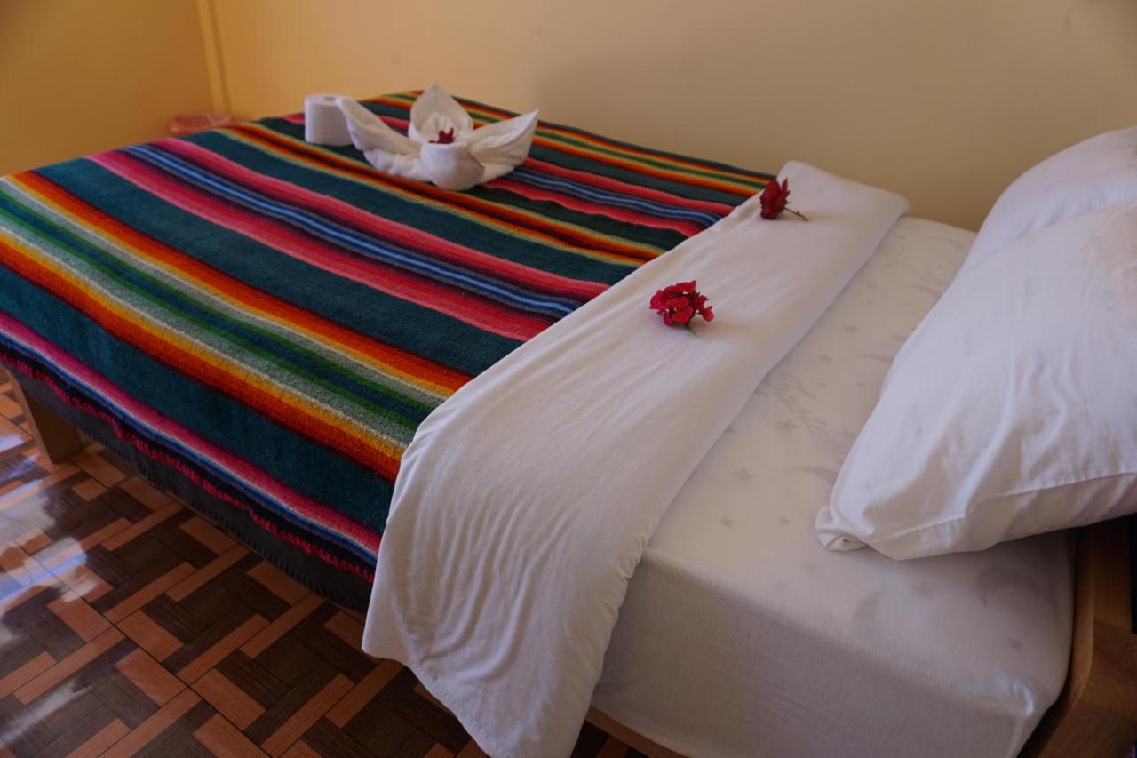 Tikawasi Homestay Comunidad Pueblo Isla Amantani Jose Luis Ocosuyo Kültér fotó